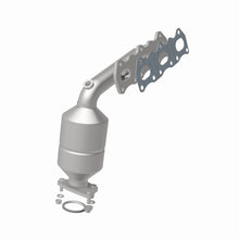Load image into Gallery viewer, MagnaFlow Exhaust Products 51254 OEM Grade Manifold Catalytic Converter for Select Suzuki Grand Vitara, Suzuki XL-7