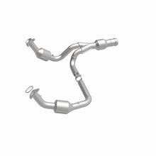 Load image into Gallery viewer, MagnaFlow Exhaust Products 5582616 California CARB Direct-Fit Catalytic Converter for Select Cadillac Escalade, Cadillac Escalade ESV, Cadillac Escalade EXT, Chevrolet Silverado 1500, GMC Sierra 1500, GMC Yukon, GMC Yukon XL