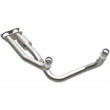 Load image into Gallery viewer, MagnaFlow Exhaust Products 95470 HM Grade Direct-Fit Catalytic Converter for Select Chevrolet C2500, Chevrolet C2500 Suburban, Chevrolet C3500, Chevrolet K2500, Chevrolet K2500 Suburban, Chevrolet K3500, GMC C2500, GMC C2500 Suburban, GMC C3500, GMC