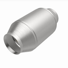 Load image into Gallery viewer, MagnaFlow Exhaust Products 333506 California CARB Universal Catalytic Converter for Select Dodge D100, Dodge D150, Isuzu Pickup, Isuzu Rodeo