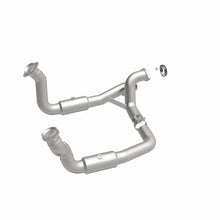 Load image into Gallery viewer, MagnaFlow Exhaust Products 5551297 California CARB Direct-Fit Catalytic Converter for Select Ford F-250 Super Duty, Ford F-350 Super Duty