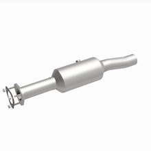 Load image into Gallery viewer, MagnaFlow Exhaust Products 280446 OEM Grade Direct-Fit Catalytic Converter for Select Ford E-450 Super Duty