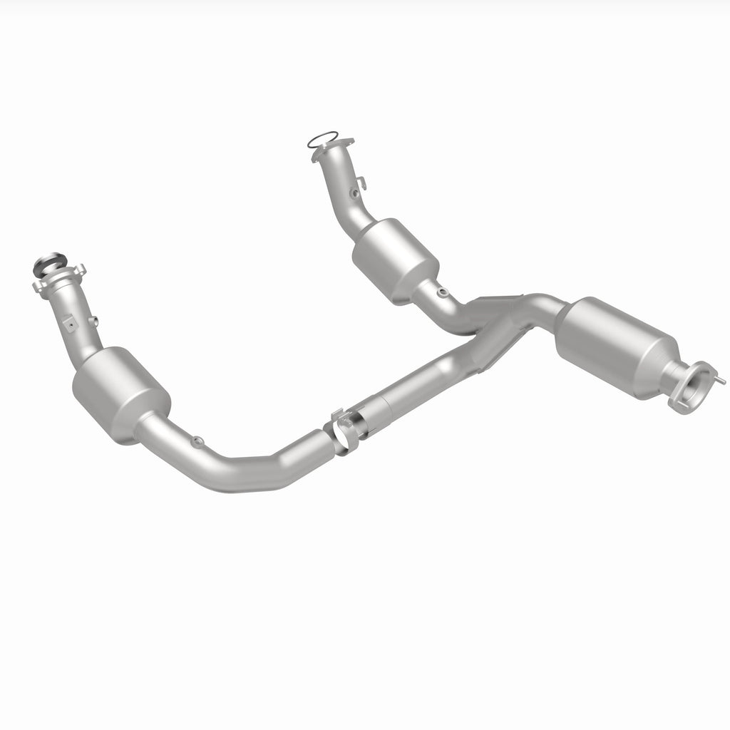 MagnaFlow Exhaust Products 280429 OEM Grade Direct-Fit Catalytic Converter for Select Chevrolet Express 2500, Chevrolet Express 3500, Chevrolet Express 4500, GMC Savana 2500, GMC Savana 3500, GMC Savana