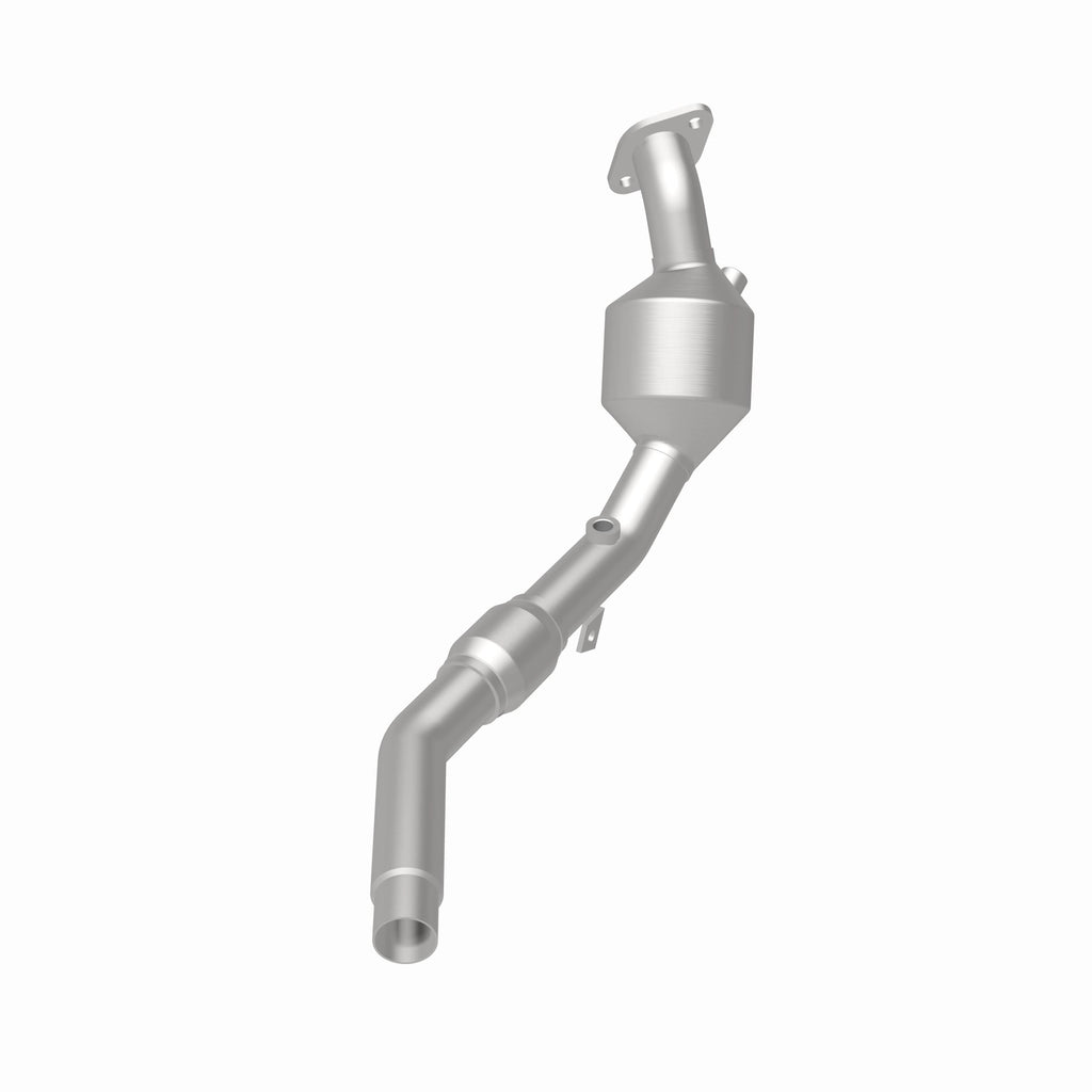 MagnaFlow Exhaust Products 51877 OEM Grade Direct-Fit Catalytic Converter for Select Land Rover Freelander