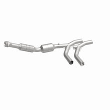 Load image into Gallery viewer, MagnaFlow Exhaust Products 51310 OEM Grade Direct-Fit Catalytic Converter for Select Ford E-150, Ford E-150 Club Wagon, Ford E-250