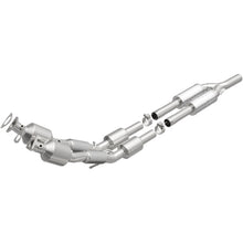 Load image into Gallery viewer, MagnaFlow Exhaust Products 551838 California CARB Direct-Fit Catalytic Converter for Select Volkswagen Passat