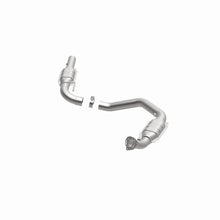 Load image into Gallery viewer, MagnaFlow Exhaust Products 447267 California CARB Direct-Fit Catalytic Converter for Select Chevrolet Express 2500, Chevrolet Express 3500, GMC Savana 2500, GMC Savana