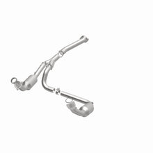 Load image into Gallery viewer, MagnaFlow Exhaust Products 4551211 California CARB Direct-Fit Catalytic Converter for Select Chevrolet Express 1500, Chevrolet Express 2500, GMC Savana 1500, GMC Savana