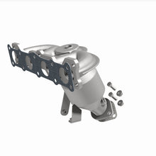 Load image into Gallery viewer, MagnaFlow Exhaust Products 5531590 California CARB Manifold Catalytic Converter for Select Hyundai Tucson