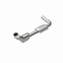 Load image into Gallery viewer, MagnaFlow Exhaust Products 447156 California CARB Direct-Fit Catalytic Converter for Select Ford E-150 Econoline, Ford E-150 Econoline Club Wagon
