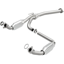 Load image into Gallery viewer, MagnaFlow Exhaust Products 4451211 California CARB Direct-Fit Catalytic Converter for Select Chevrolet Express 1500, Chevrolet Express 2500, GMC Savana 1500, GMC Savana