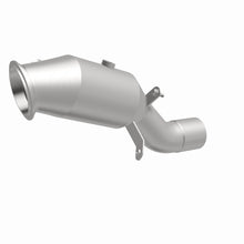Load image into Gallery viewer, MagnaFlow Exhaust Products 52258 OEM Grade Direct-Fit Catalytic Converter for Select BMW 535i, BMW 535i GT, BMW 535i GT xDrive, BMW 535i xDrive, BMW 640i, BMW 640i Gran Coupe, BMW 640i xDrive, BMW 640i xDrive Gran Coupe, BMW X5, BMW X6