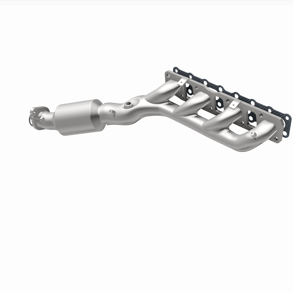 MagnaFlow Exhaust Products 49357 OEM Grade Manifold Catalytic Converter for Select INFINITI QX56, Nissan Armada, Nissan NV2500, Nissan NV3500, Nissan Pathfinder, Nissan Pathfinder Armada, Nissan TITAN