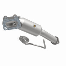 Load image into Gallery viewer, MagnaFlow Exhaust Products 21-030 OEM Grade Direct-Fit Catalytic Converter for Select Jeep Gladiator, Jeep Wrangler, Jeep Wrangler JK