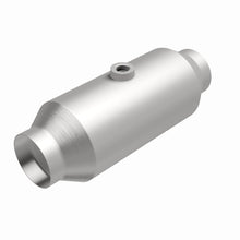 Load image into Gallery viewer, MagnaFlow Exhaust Products 5551356 California CARB Universal Catalytic Converter for Select Chrysler Aspen, Chrysler Town &amp; Country, Dodge Durango, Dodge Grand Caravan, Dodge Nitro, Dodge Ram 1500, Dodge Ram 2500, Ford E-150, Ford E-250, Ford E-350 Super