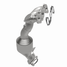 Load image into Gallery viewer, MagnaFlow Exhaust Products 49833 OEM Grade Manifold Catalytic Converter for Select Lexus RX330, Lexus RX400h, Toyota Highlander, Toyota Sienna