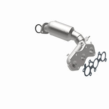Load image into Gallery viewer, MagnaFlow Exhaust Products 5582556 California CARB Manifold Catalytic Converter for Select Toyota Sienna