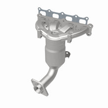Load image into Gallery viewer, MagnaFlow Exhaust Products 5531260 California CARB Manifold Catalytic Converter for Select Dodge Caliber, Jeep Compass, Jeep Patriot