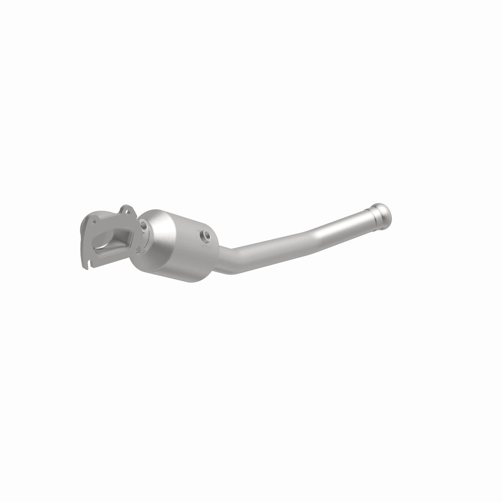 MagnaFlow Exhaust Products 21-251 OEM Grade Direct-Fit Catalytic Converter for Select Dodge Durango, Jeep Grand Cherokee
