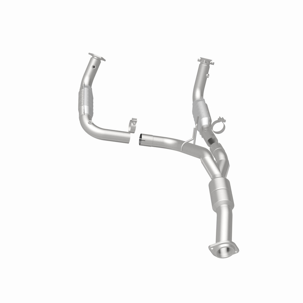 MagnaFlow Exhaust Products 51812 OEM Grade Direct-Fit Catalytic Converter for Select Chevrolet Silverado HD, Chevrolet Silverado HD, GMC Sierra HD, GMC Sierra HD