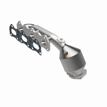 Load image into Gallery viewer, MagnaFlow Exhaust Products 49051 OEM Grade Manifold Catalytic Converter for Select Chevrolet Tracker, Suzuki Grand Vitara, Suzuki Vitara, Suzuki XL-7