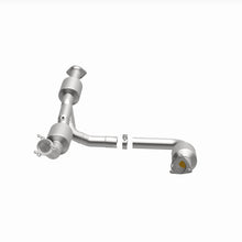 Load image into Gallery viewer, MagnaFlow Exhaust Products 280210 OEM Grade Direct-Fit Catalytic Converter for Select Chevrolet Express 2500, Chevrolet Express 3500, GMC Savana 2500, GMC Savana
