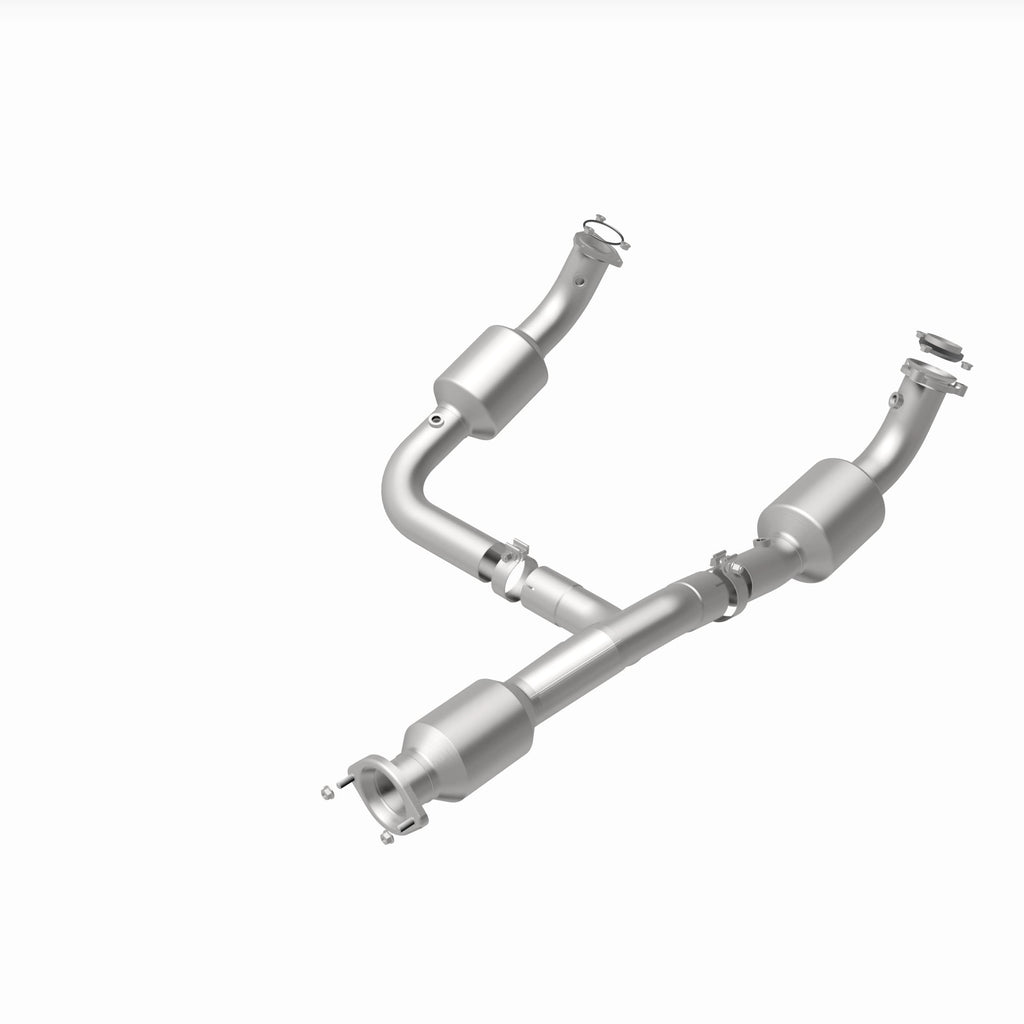 MagnaFlow Exhaust Products 280505 OEM Grade Direct-Fit Catalytic Converter for Select Chevrolet Express 3500, Chevrolet Express 4500, GMC Savana 3500, GMC Savana