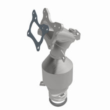 Load image into Gallery viewer, MagnaFlow Exhaust Products 5582781 California CARB Manifold Catalytic Converter for Select Honda CR-V