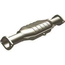 Load image into Gallery viewer, MagnaFlow Exhaust Products 3391352 California CARB Direct-Fit Catalytic Converter for Select Ford Bronco II, Ford Ranger