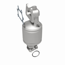 Load image into Gallery viewer, MagnaFlow Exhaust Products 5582740 California CARB Manifold Catalytic Converter for Select Acura MDX, Honda Odyssey, Honda Pilot, Honda Ridgeline