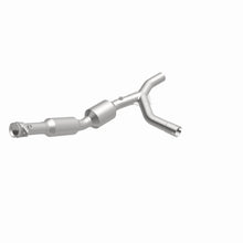 Load image into Gallery viewer, MagnaFlow Exhaust Products 5582310 California CARB Direct-Fit Catalytic Converter for Select Ford E-150, Ford E-250