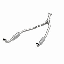 Load image into Gallery viewer, MagnaFlow Exhaust Products 93696 Standard Grade Direct-Fit Catalytic Converter for Select Land Rover Range Rover