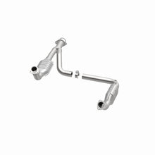 Load image into Gallery viewer, MagnaFlow Exhaust Products 49644 OEM Grade Direct-Fit Catalytic Converter for Select Chevrolet Silverado HD, Chevrolet Silverado HD Classic, Chevrolet Silverado Classic, Chevrolet Silverado HD, GMC Sierra HD, GMC Sierra HD Classic, GMC Sierra Classic,