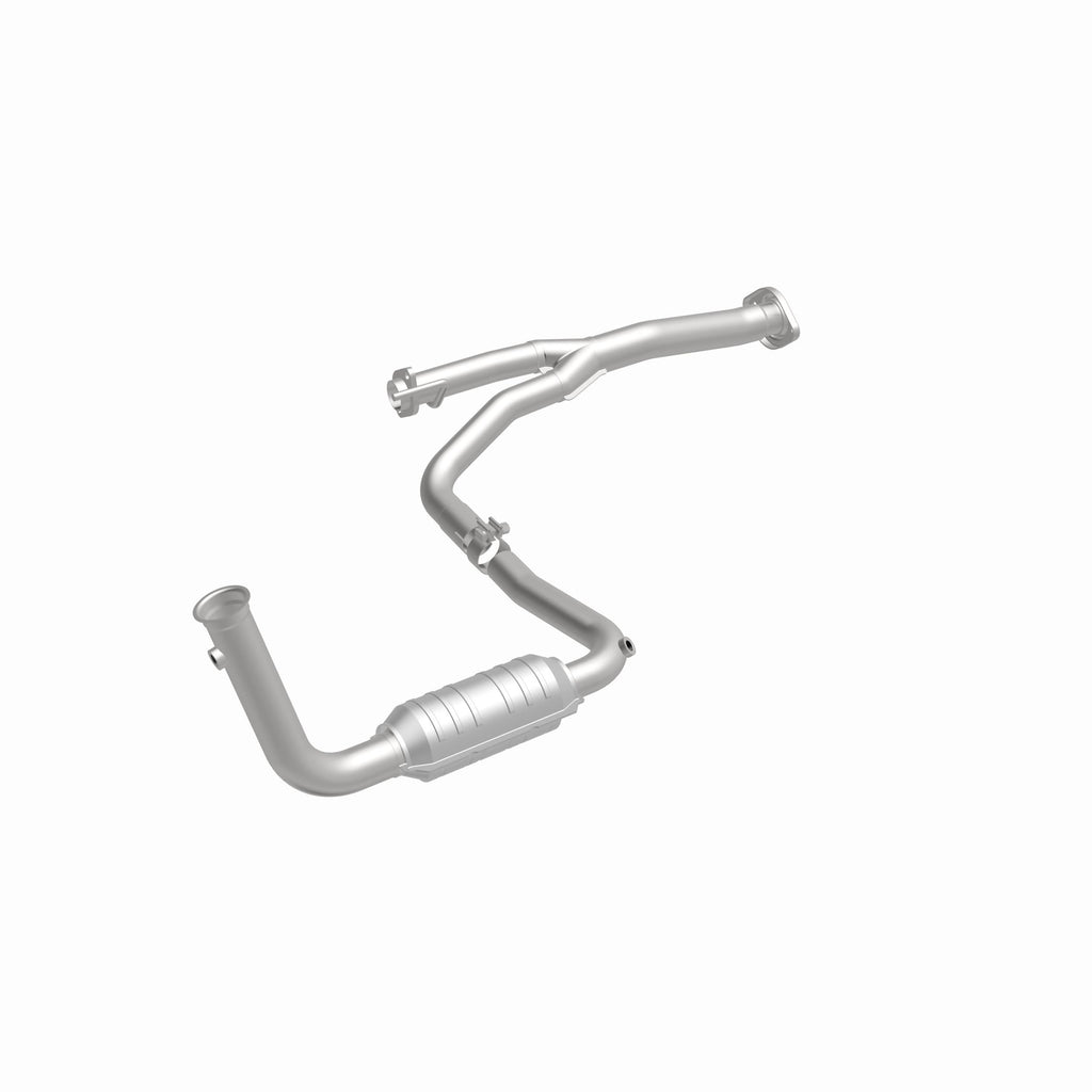 MagnaFlow Exhaust Products 49582 OEM Grade Direct-Fit Catalytic Converter for Select Jeep Liberty