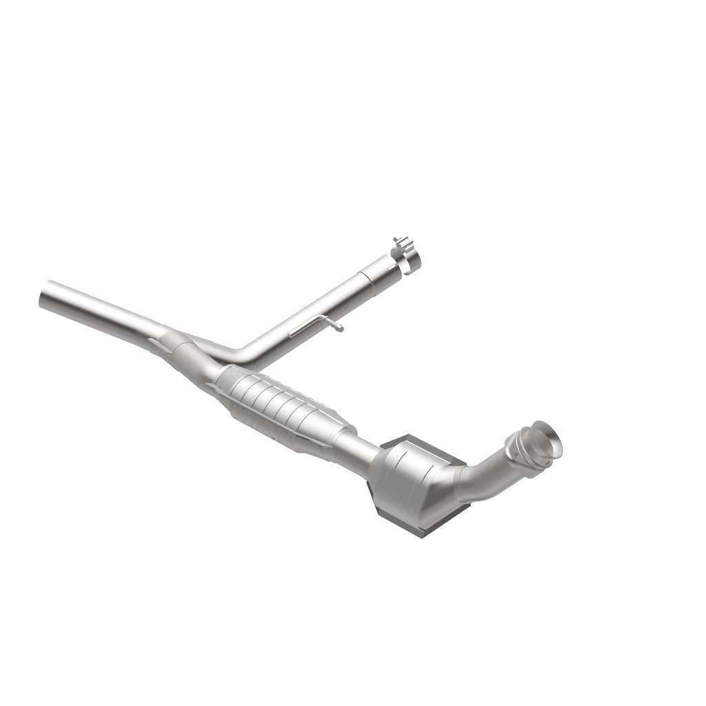 MagnaFlow Exhaust Products 49706 OEM Grade Direct-Fit Catalytic Converter for Select Ford F-150, Lincoln Mark LT