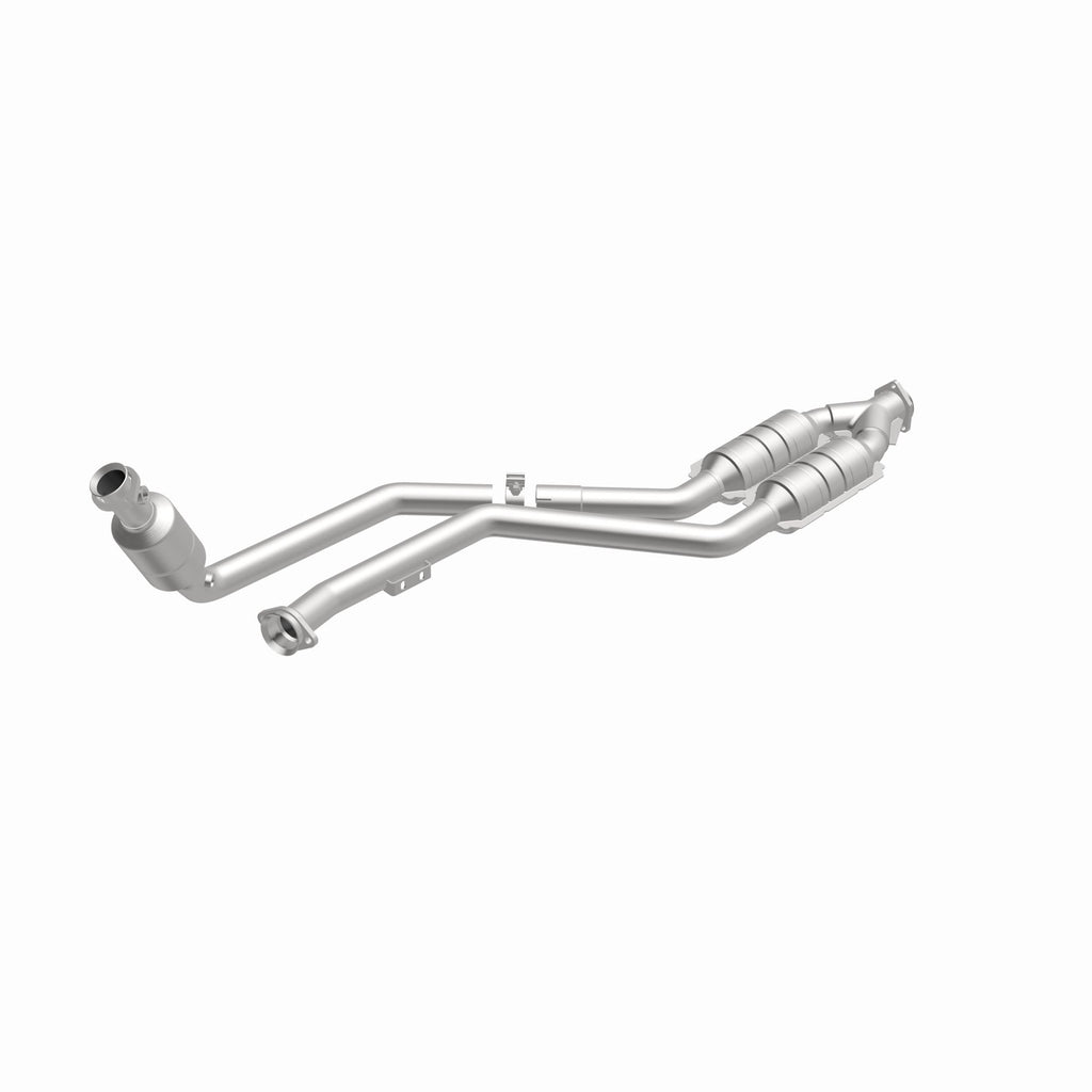 MagnaFlow Exhaust Products 444059 California CARB Direct-Fit Catalytic Converter for Select Mercedes-Benz CLK320