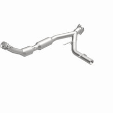 Load image into Gallery viewer, MagnaFlow Exhaust Products 4583078 California CARB Direct-Fit Catalytic Converter for Select Ford Expedition