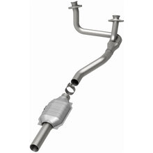 Load image into Gallery viewer, MagnaFlow Exhaust Products 93314 Standard Grade Direct-Fit Catalytic Converter for Select Ford E-150 Econoline, Ford E-150 Econoline Club Wagon, Ford E-250 Econoline