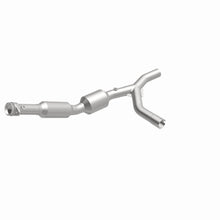 Load image into Gallery viewer, MagnaFlow Exhaust Products 5582310 California CARB Direct-Fit Catalytic Converter for Select Ford E-150, Ford E-250