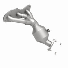 Load image into Gallery viewer, MagnaFlow Exhaust Products 5582820 California CARB Manifold Catalytic Converter for Select Toyota RAV4