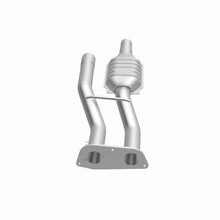 Load image into Gallery viewer, MagnaFlow Exhaust Products 23179 HM Grade Direct-Fit Catalytic Converter for Select Chevrolet C2500, Chevrolet C2500 Suburban, Chevrolet C3500, Chevrolet K2500, Chevrolet K3500, GMC C2500, GMC C2500 Suburban, GMC K2500, GMC K3500