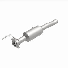 Load image into Gallery viewer, MagnaFlow Exhaust Products 280439 OEM Grade Direct-Fit Catalytic Converter for Select Ford F-450 Super Duty, Ford F-550 Super Duty