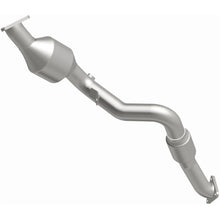 Load image into Gallery viewer, MagnaFlow Exhaust Products 5582586 California CARB Direct-Fit Catalytic Converter for Select Audi Q7, Volkswagen Touareg