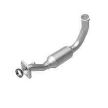 Load image into Gallery viewer, MagnaFlow Exhaust Products 5451583 California CARB Direct-Fit Catalytic Converter for Select Jeep Liberty