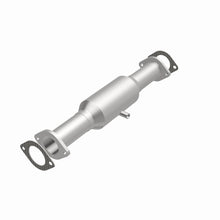 Load image into Gallery viewer, MagnaFlow Exhaust Products 3391352 California CARB Direct-Fit Catalytic Converter for Select Ford Bronco II, Ford Ranger
