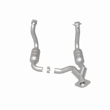 Load image into Gallery viewer, MagnaFlow Exhaust Products 5551760 California CARB Direct-Fit Catalytic Converter for Select Ford F-250 Super Duty, Ford F-350 Super Duty