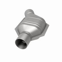 Load image into Gallery viewer, MagnaFlow Exhaust Products 447176 California CARB Universal Catalytic Converter for Select Ford E-150, Ford E-150 Club Wagon, Ford E-150 Econoline, Ford E-150 Econoline Club Wagon, Ford E-250, Ford E-250 Econoline, Ford E-350 Club Wagon, Ford E-350