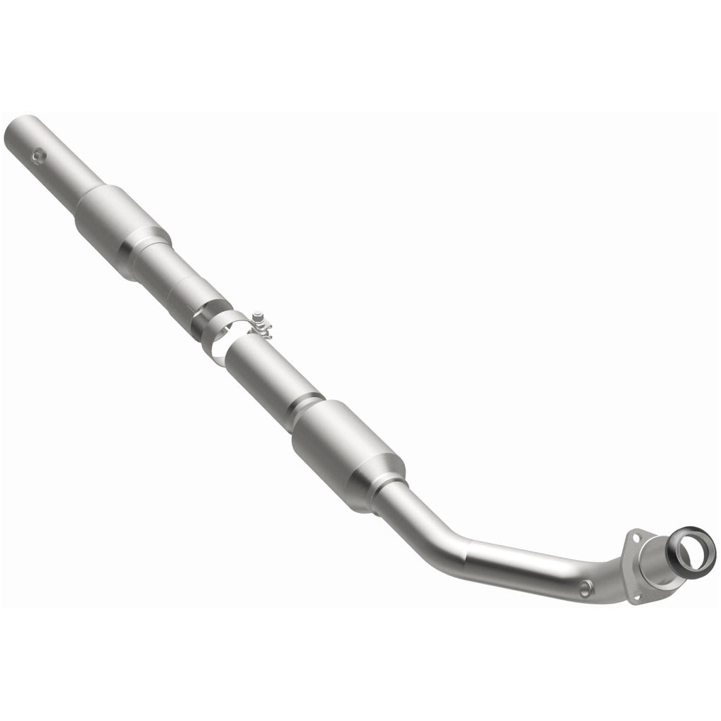 MagnaFlow Exhaust Products 52051 OEM Grade Direct-Fit Catalytic Converter for Select Chevrolet Express 1500, Chevrolet Express 2500, Chevrolet Express 3500, GMC Savana 1500, GMC Savana 2500, GMC Savana