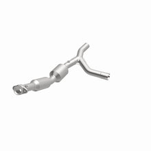 Load image into Gallery viewer, MagnaFlow Exhaust Products 5582310 California CARB Direct-Fit Catalytic Converter for Select Ford E-150, Ford E-250