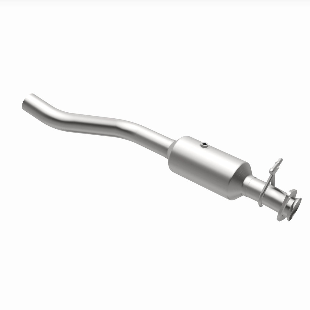 MagnaFlow Exhaust Products 280444 OEM Grade Direct-Fit Catalytic Converter for Select Ford F-650, Ford F-750